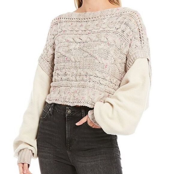 Cable Knit W/ Fleece Sleeve Cropped Sweater - Picture 4 of 5